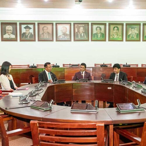 certificate-awarding-short-internship-training-fim-01