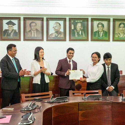 certificate-awarding-short-internship-training-fim-03