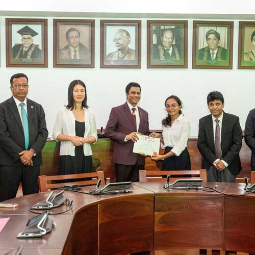 certificate-awarding-short-internship-training-fim-12