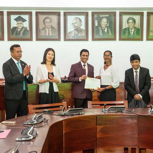 certificate-awarding-short-internship-training-fim-15